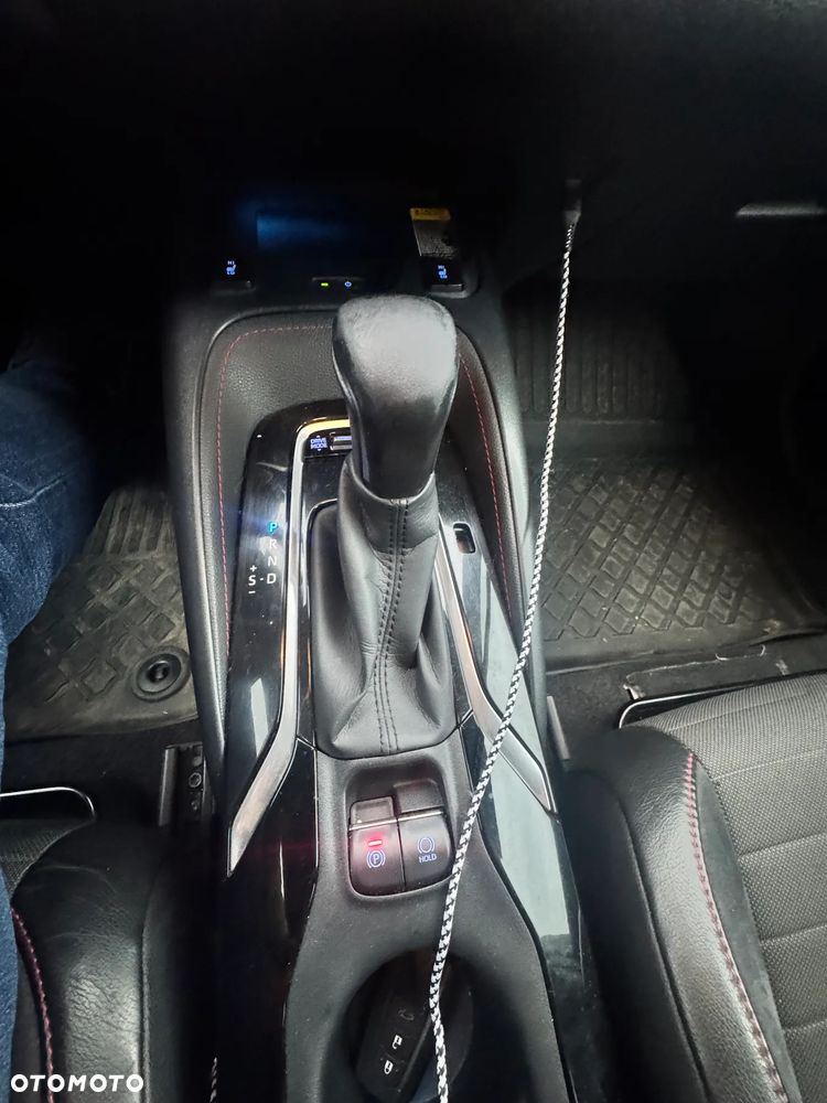 Toyota Corolla 2.0 Hybrid GR Sport Dynamic - 24