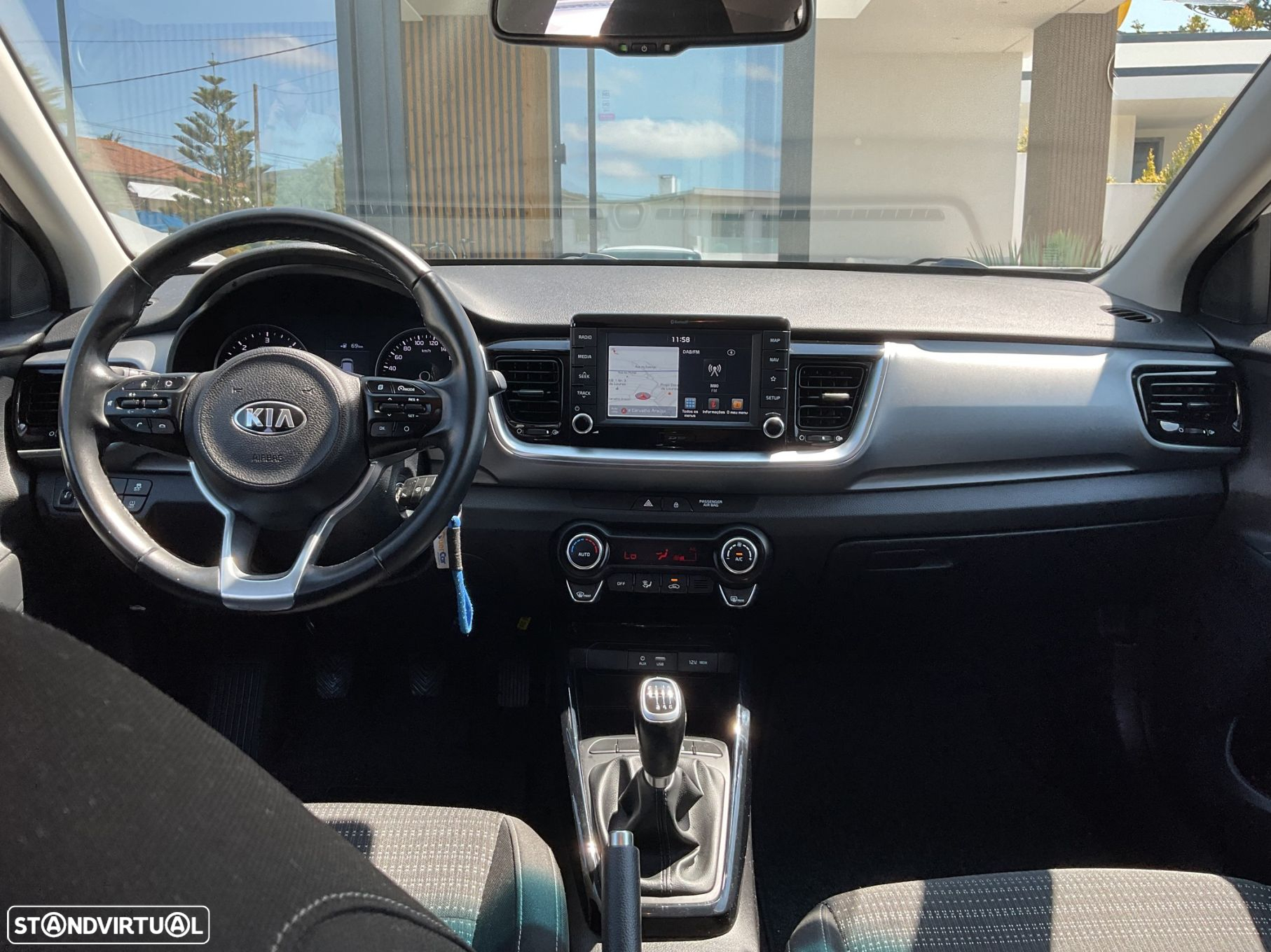 Kia Stonic 1.6 CRDi Urban - 32
