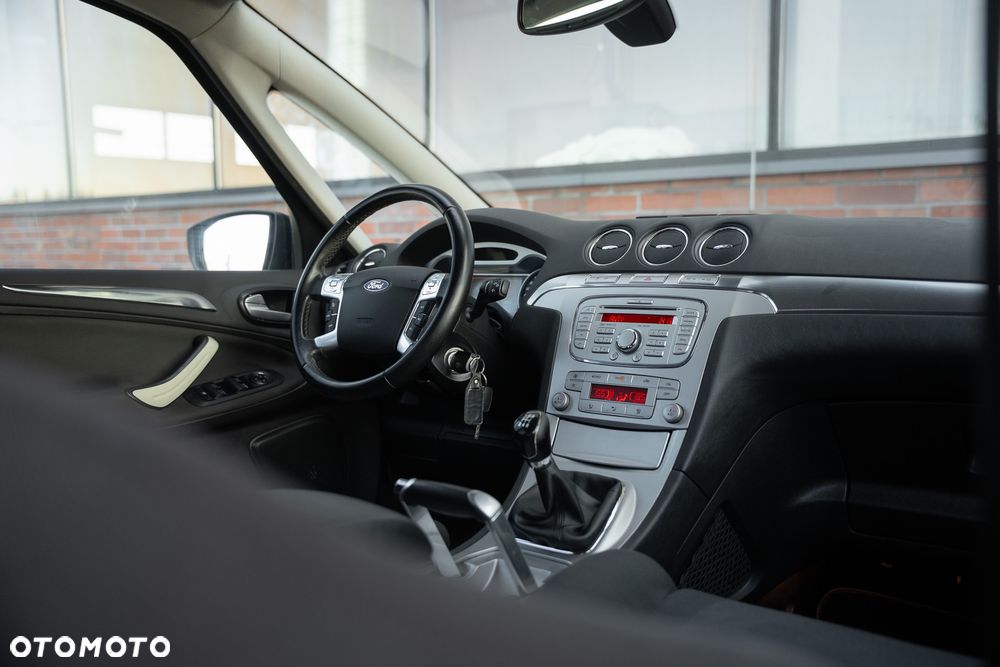 Ford S-Max 2.0 Titanium - 29