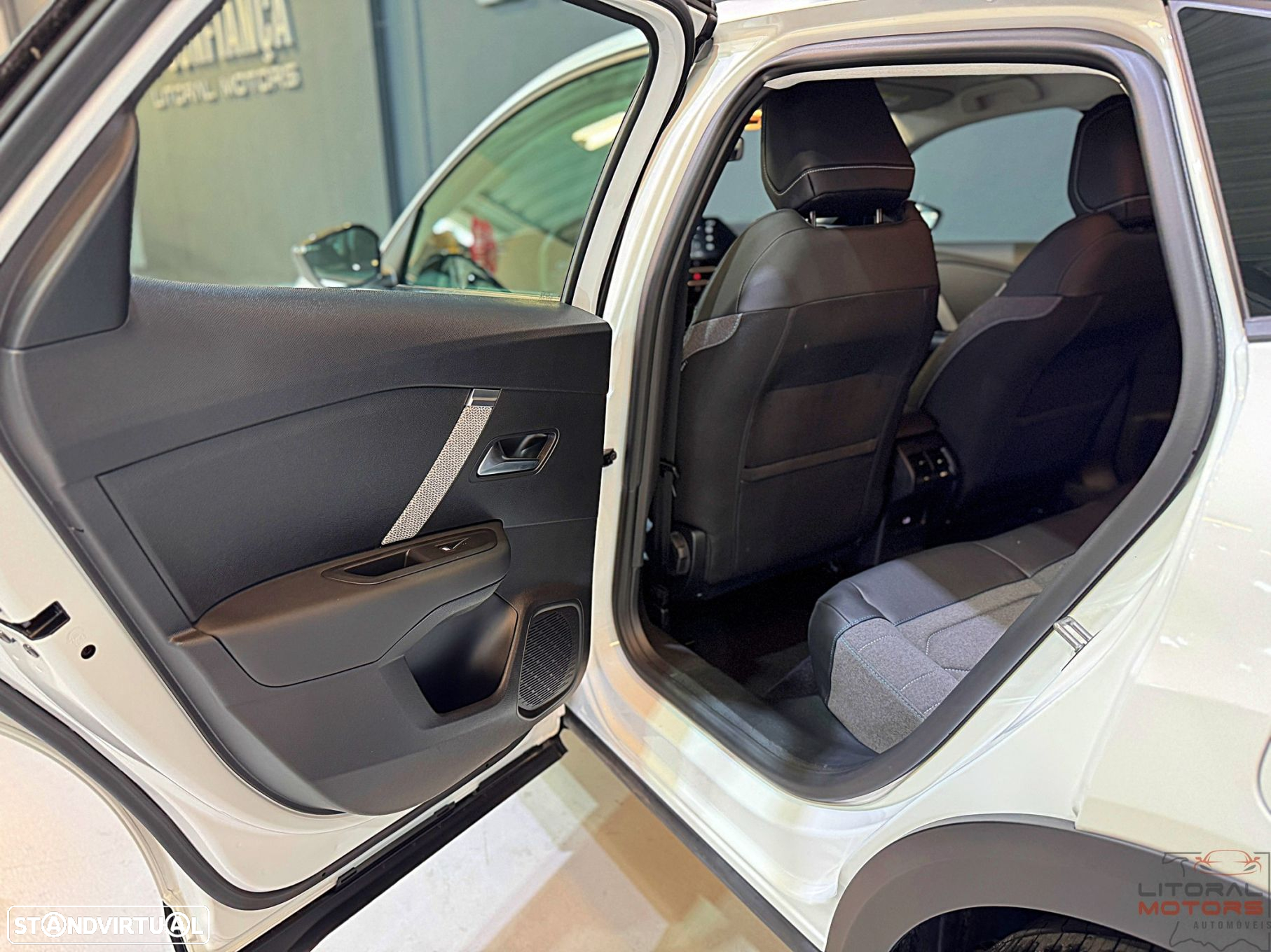 Citroën C4 X 1.2 PureTech Max EAT8 - 15
