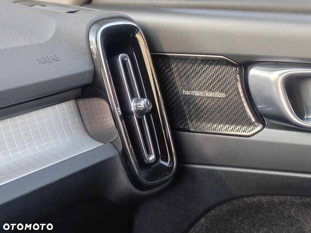 Volvo XC 40 T4 AWD Geartronic Momentum Pro - 14