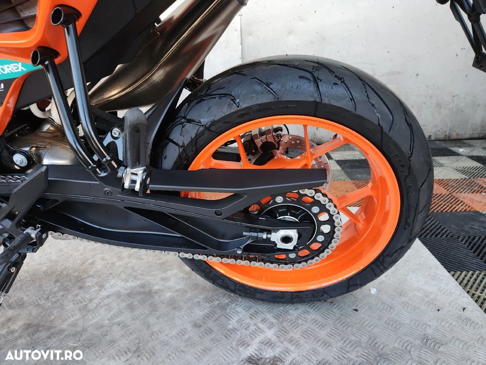 KTM 890 Duke GP - 14