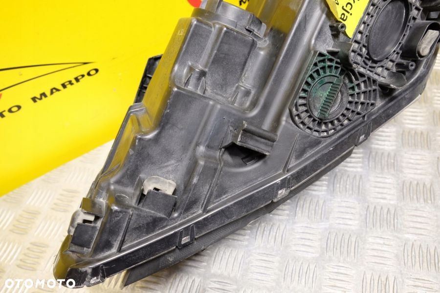 KIA SORENTO 2015- REFLEKTOR LAMPA ZWYKŁA SOCZEWKOWA Z LED R EU - 11