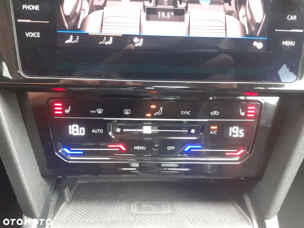 Volkswagen Passat 2.0 TSI Elegance DSG - 24