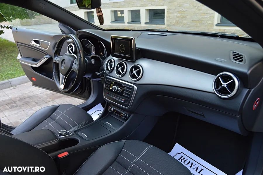 Mercedes-Benz CLA 220 CDI 7G-DCT AMG Line - 12