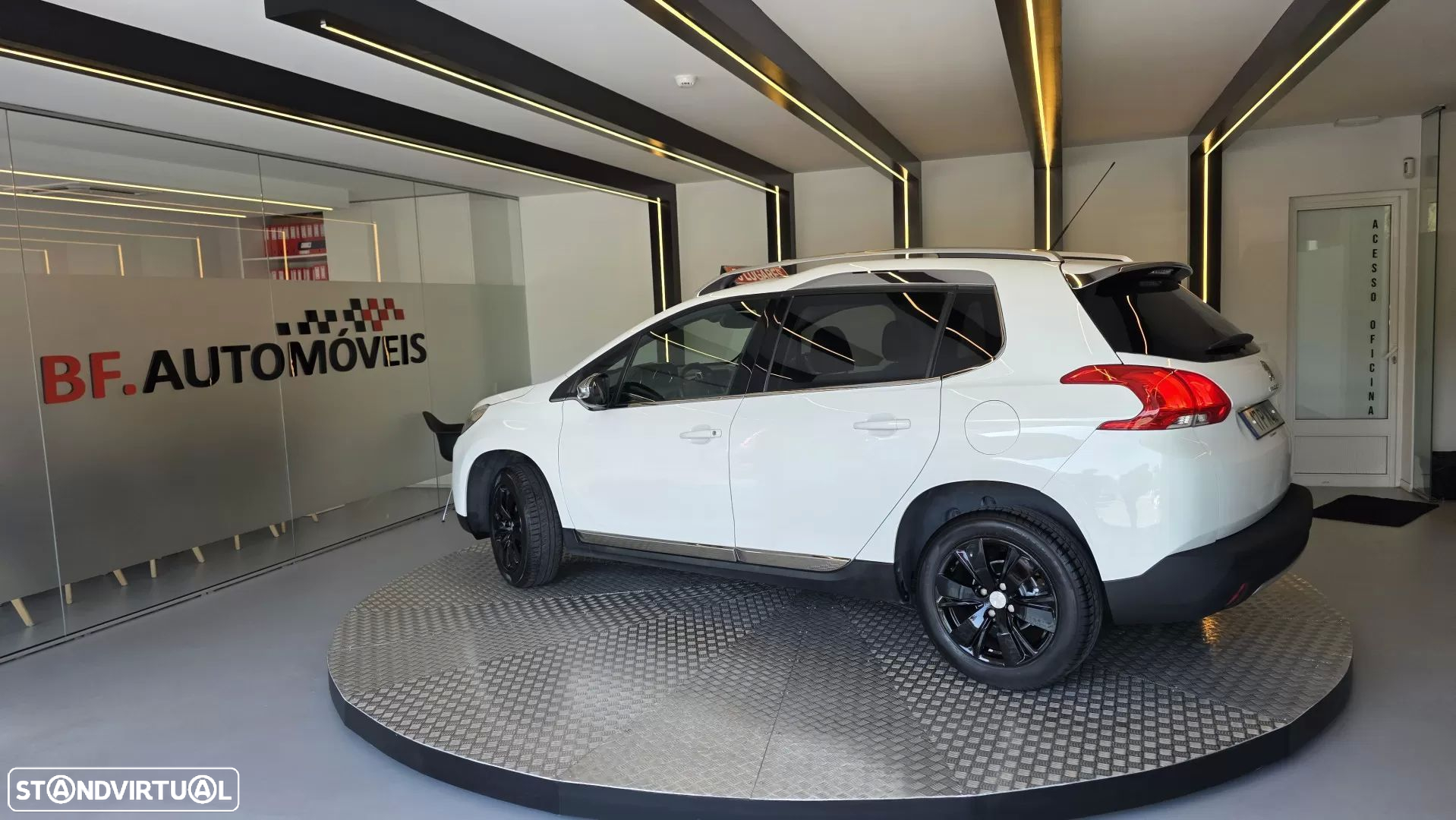 Peugeot 2008 1.4 HDi Allure - 14