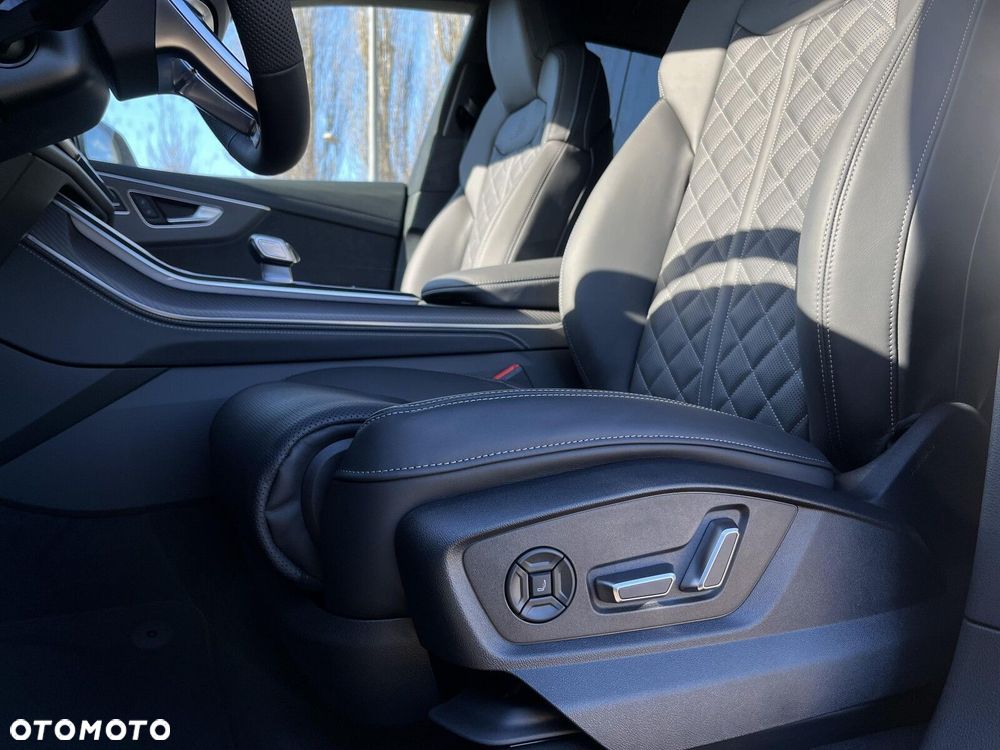 Audi Q8 - 14