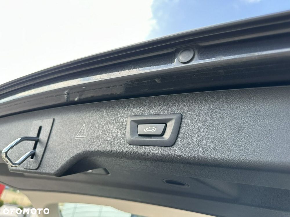 BMW Seria 5 520d xDrive - 34