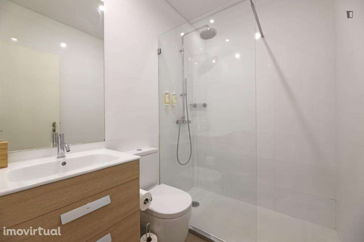 Apartamento com 2 quartos - localizado em Ramalde Porto - Grande imagem: 2/21