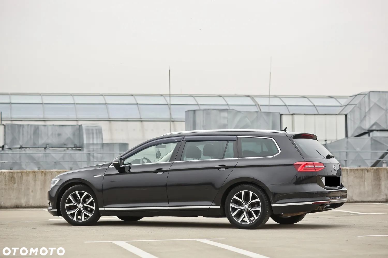 Volkswagen Passat Variant 2.0 TDI SCR 4Motion DSG Highline - 11