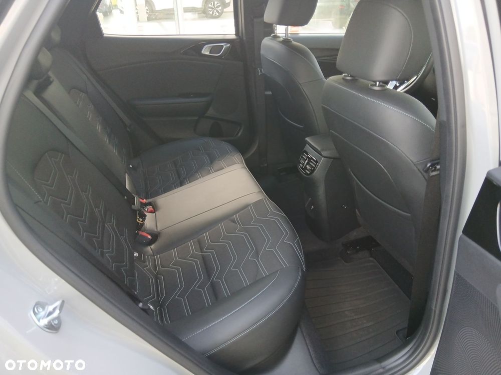 Kia XCeed 1.6 T-GDI Tribute DCT - 25