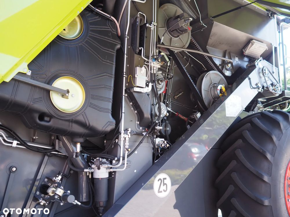 Claas Trion 650 + V770 - 10