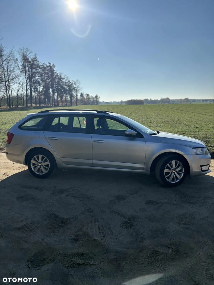 Skoda Octavia 1.6 TDI Ambition DSG - 23