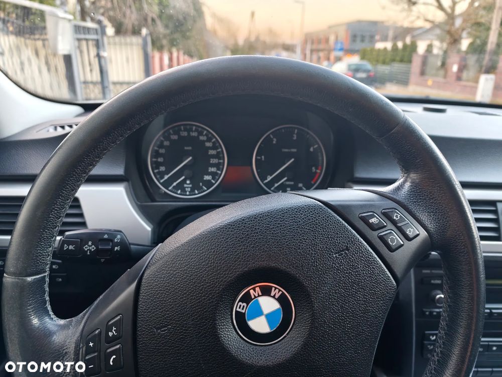 BMW Seria 3 320d - 10