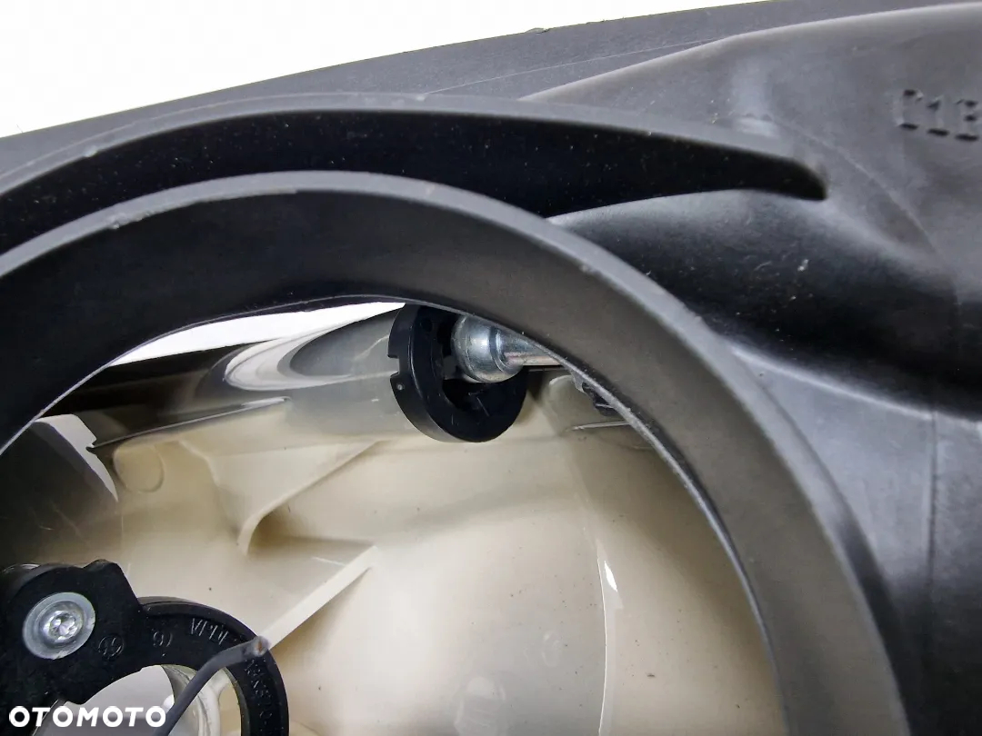 FORD FIESTA MK7 LIFT 12- PRAWA LAMPA PRZEDNIA PRZÓD , NR C1BB-13W029-AH , NR AUKCJI LL505 - 20