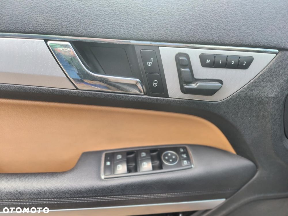 Mercedes-Benz Klasa E - 14