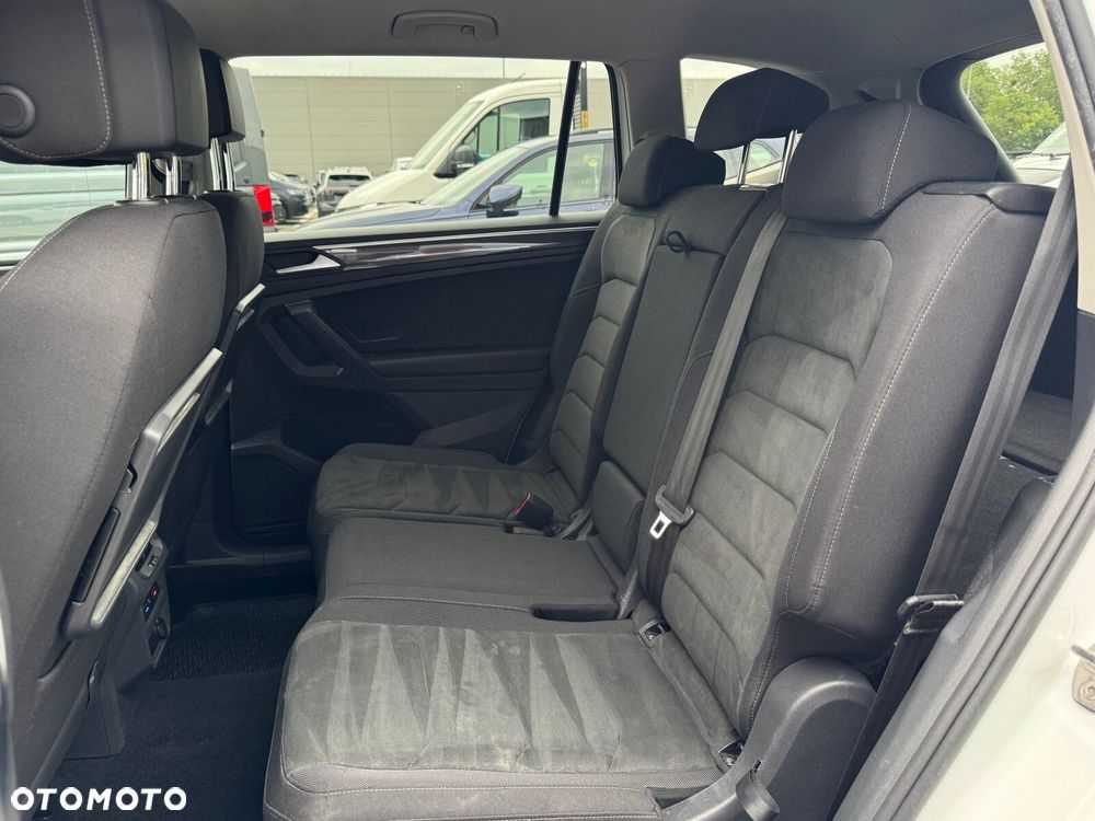 Volkswagen Tiguan Allspace - 17