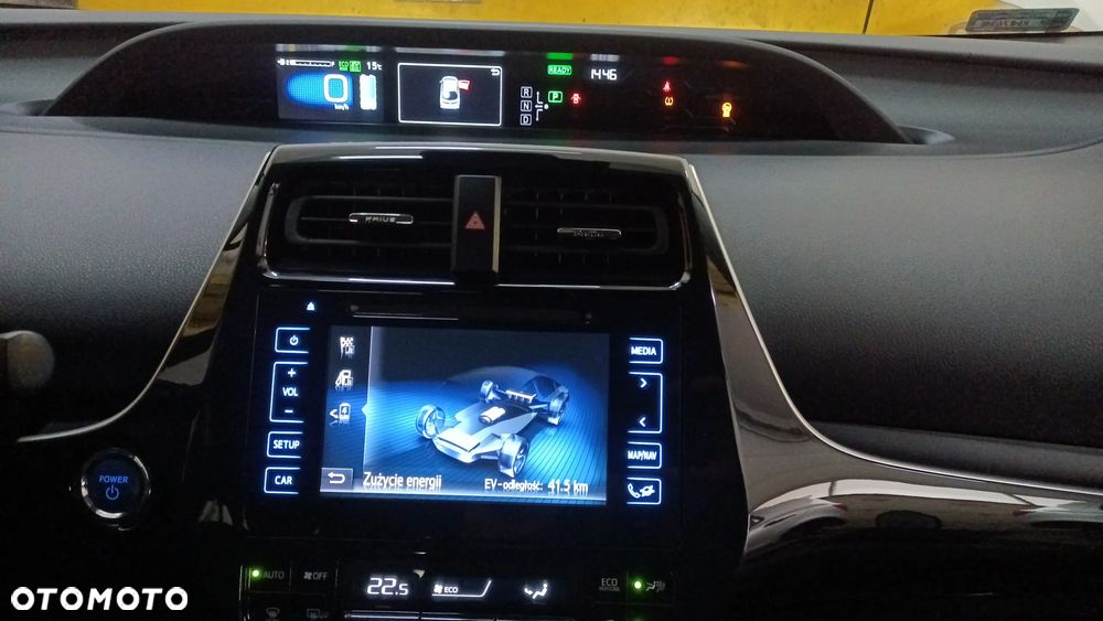 Toyota Prius - 30