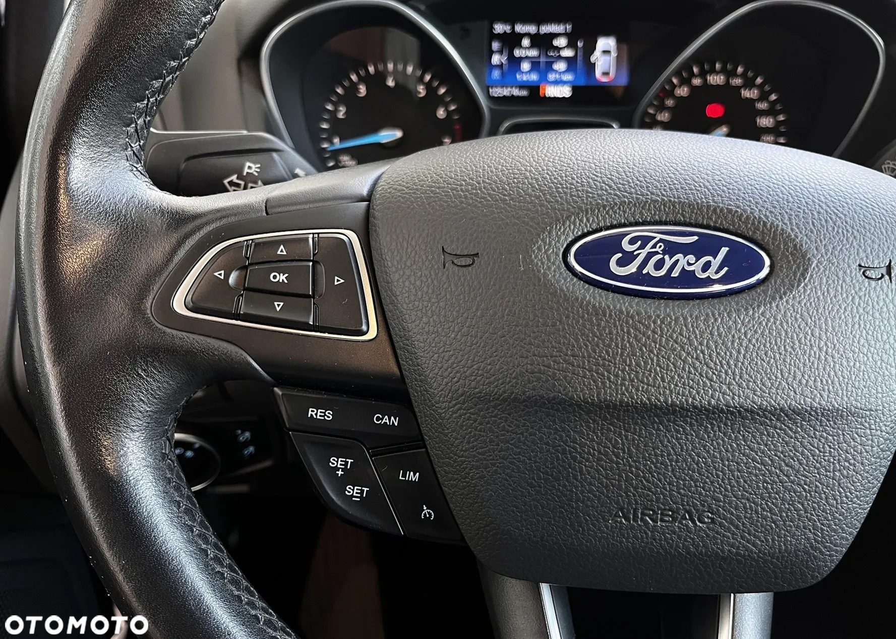 Ford Focus 1.0 EcoBoost Titanium ASS PowerShift - 13