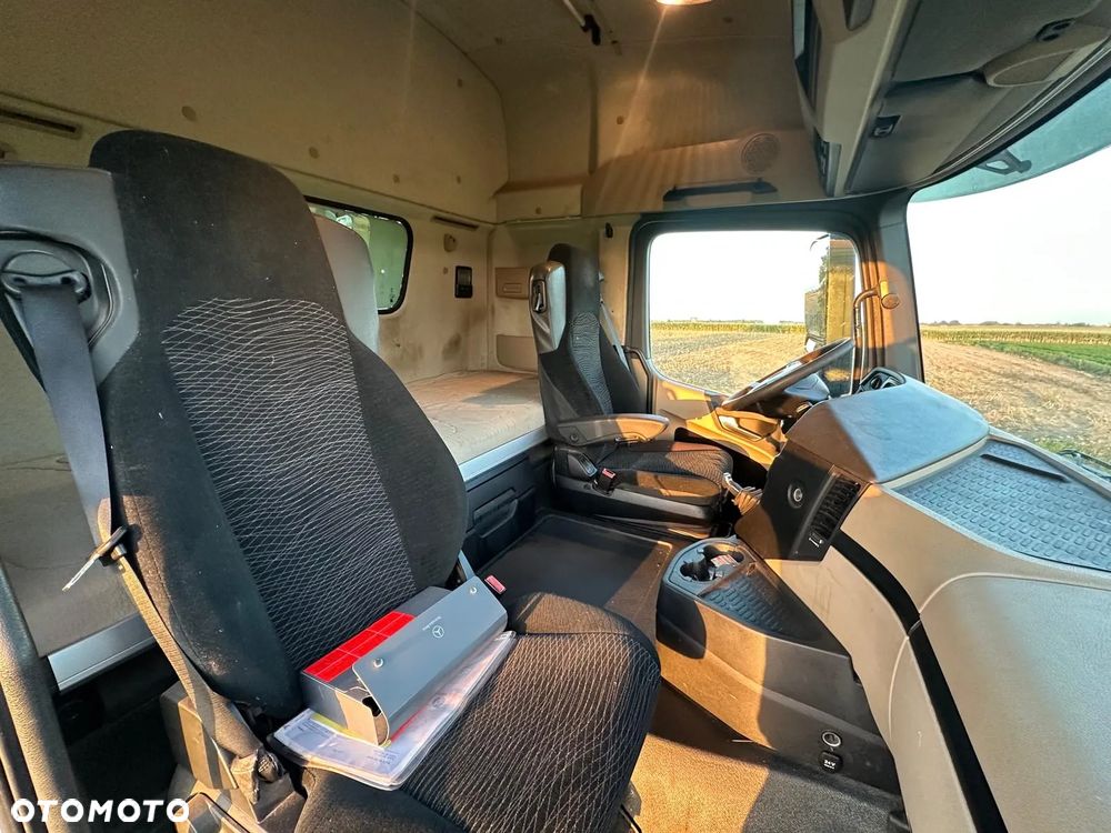 Mercedes-Benz ACTROS - 14