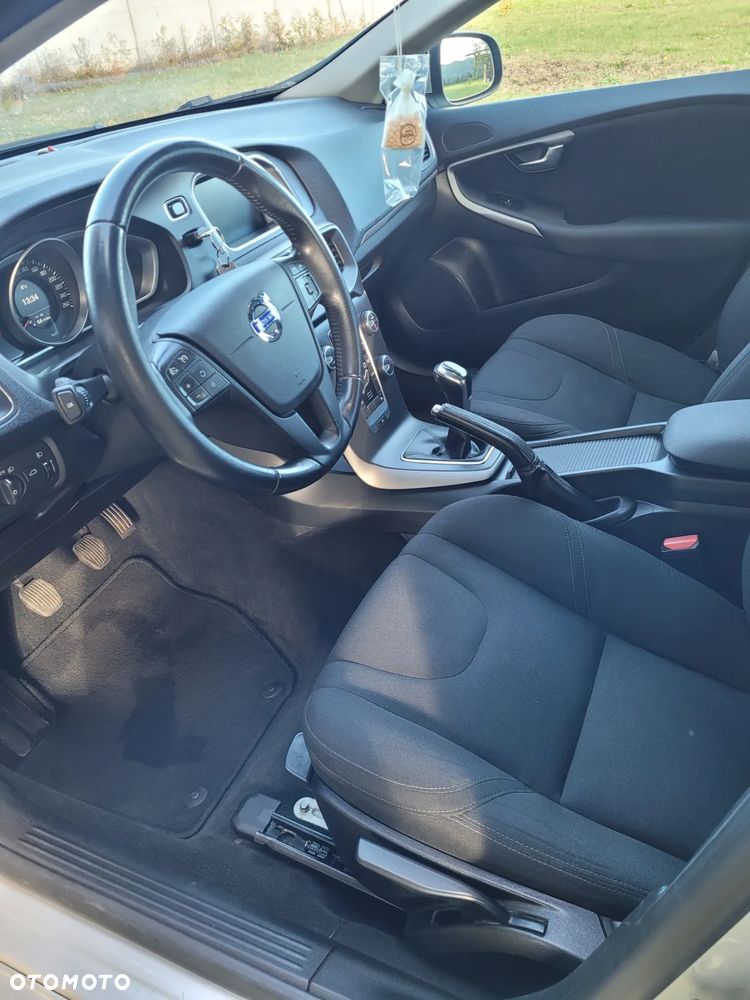 Volvo V40 D2 - 11
