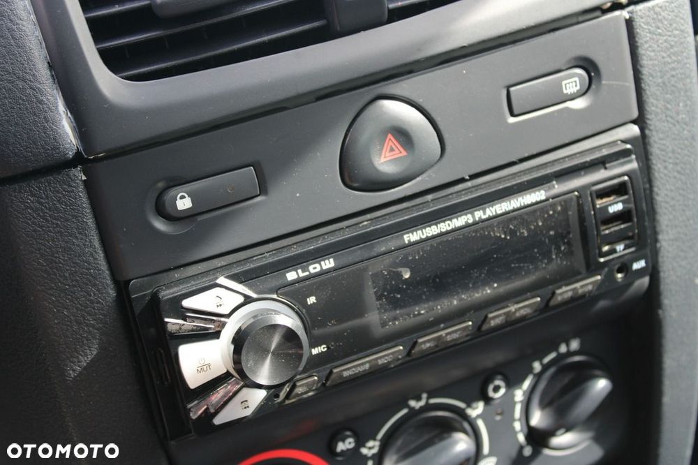 Renault Clio - 10