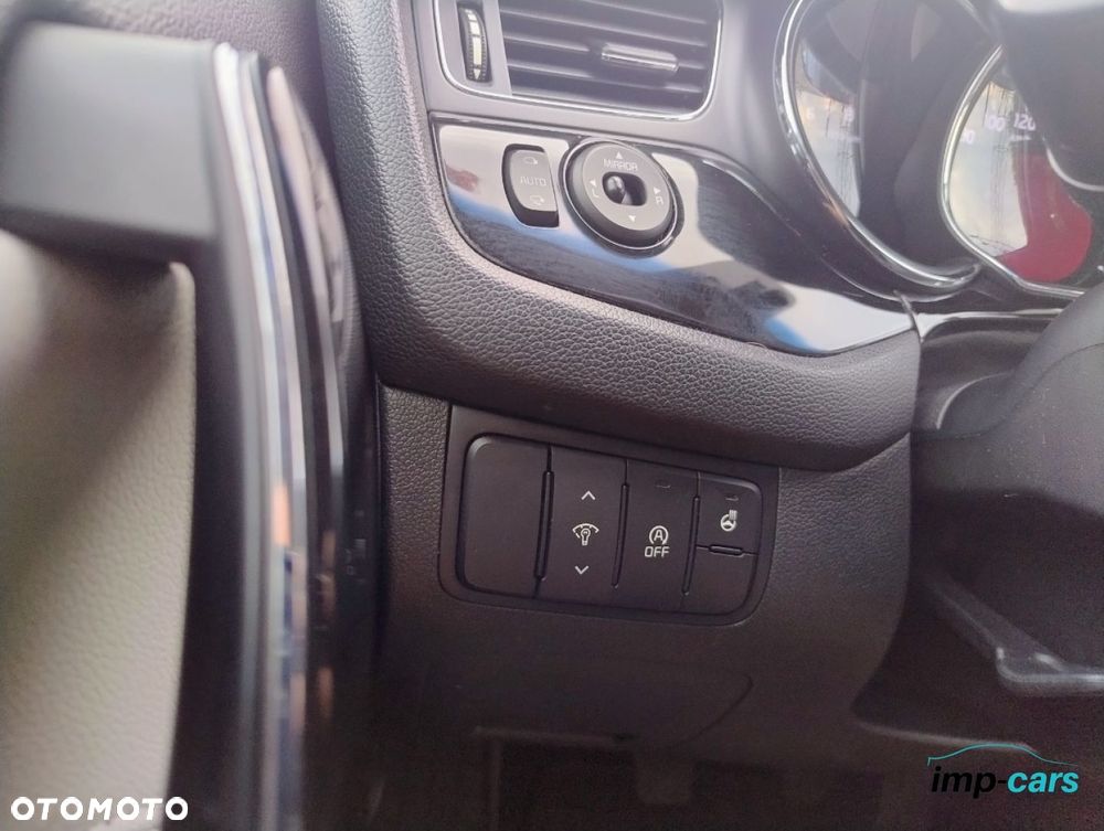Kia Ceed - 12