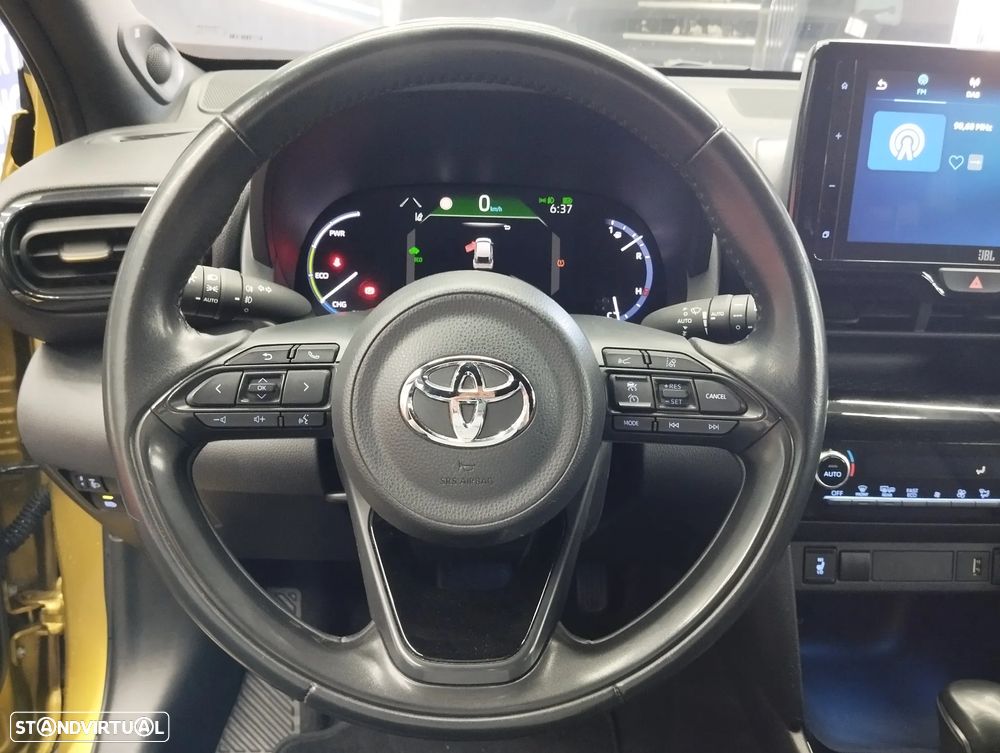 Toyota Yaris Cross 1.5 HDF Premiere Edition - 23