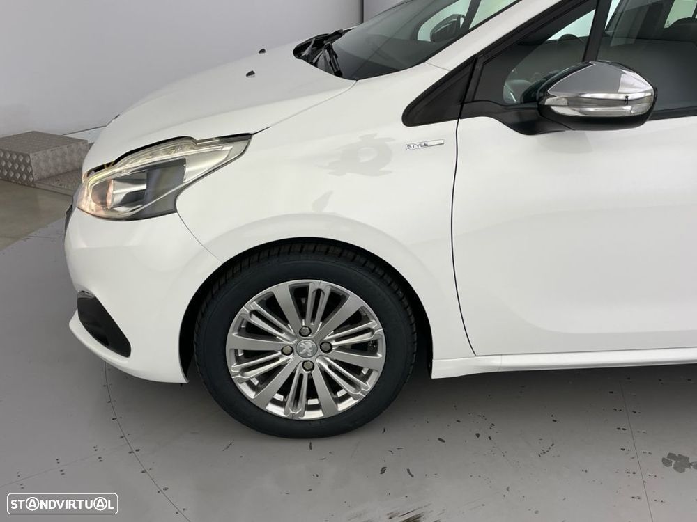 Peugeot 208 1.6 BlueHDi Allure - 18