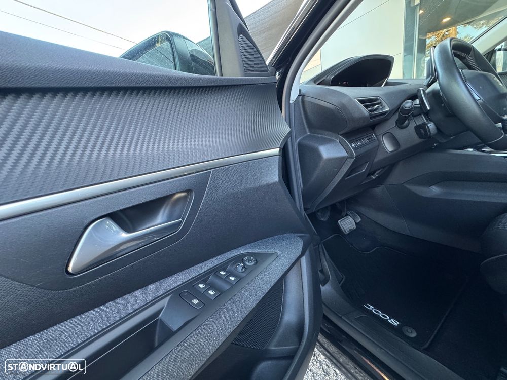 Peugeot 3008 1.2 PureTech Allure EAT8 - 11