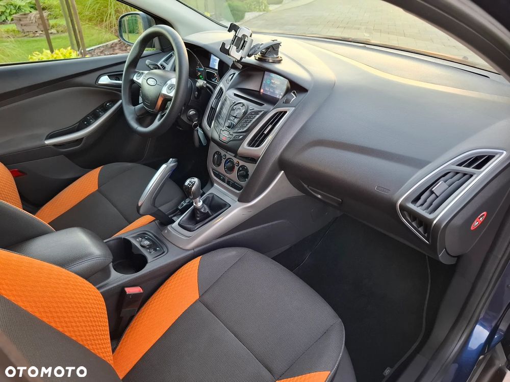 Ford Focus 1.6 TDCi DPF Champions Edition - 39