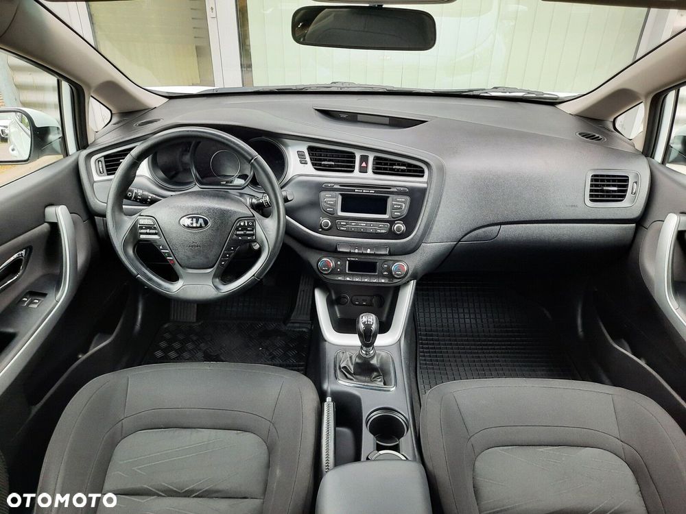 Kia Ceed Cee'd 1.6 GDI M - 4