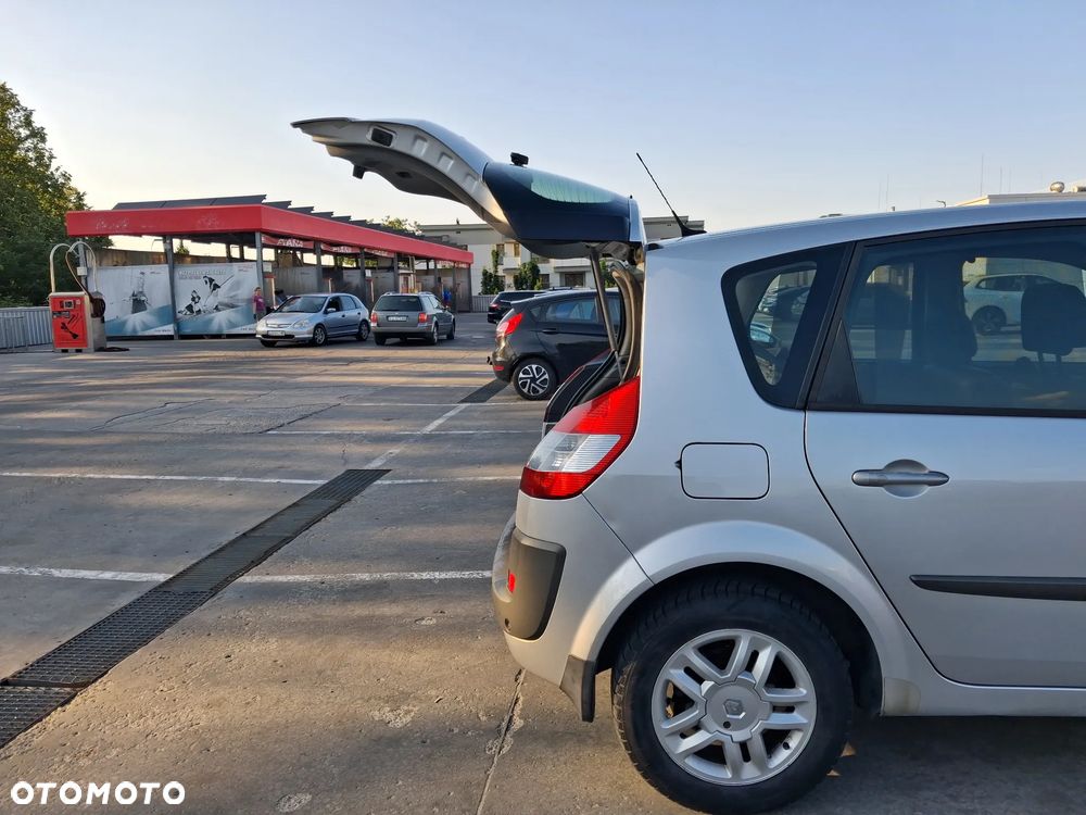 Renault Scenic 1.9 dCi Confort Expression - 9