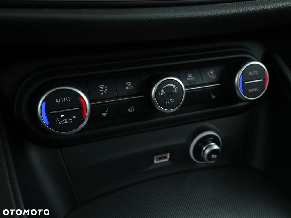 Alfa Romeo Stelvio - 18