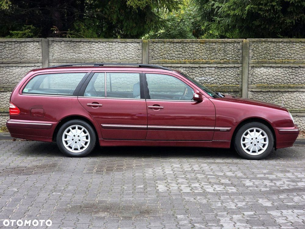 Mercedes-Benz Klasa E 240 T Avantgarde - 5