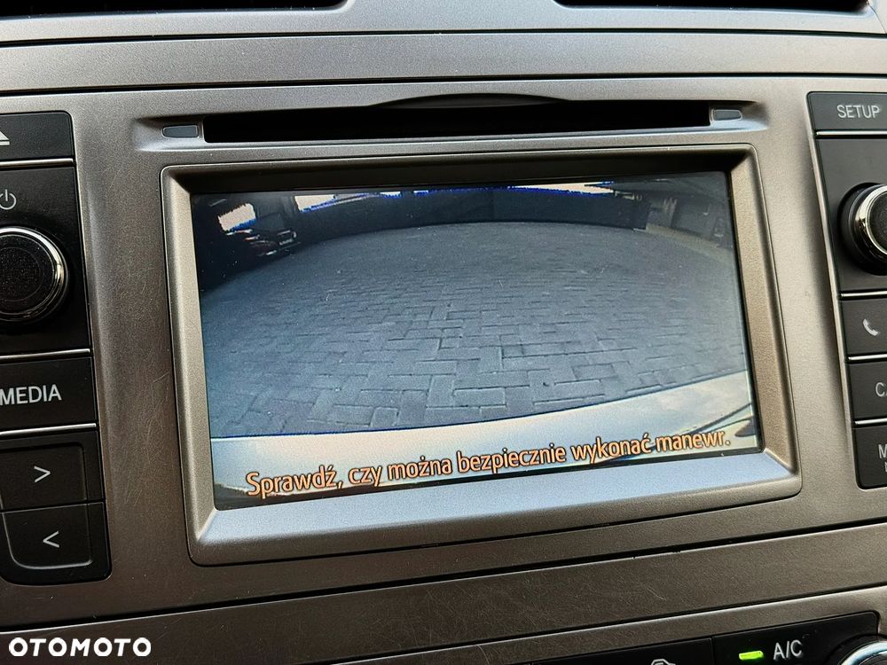 Toyota Avensis 2.0 D-4D Premium - 15