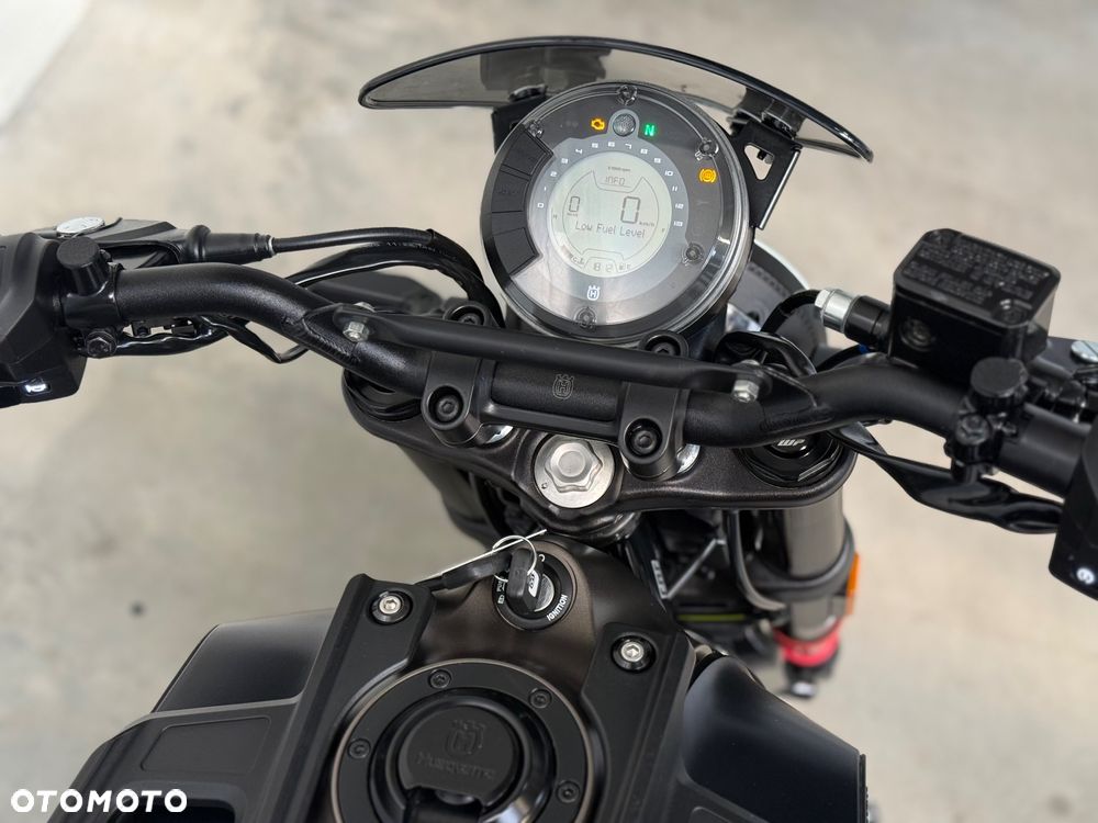 Husqvarna Svartpilen - 21