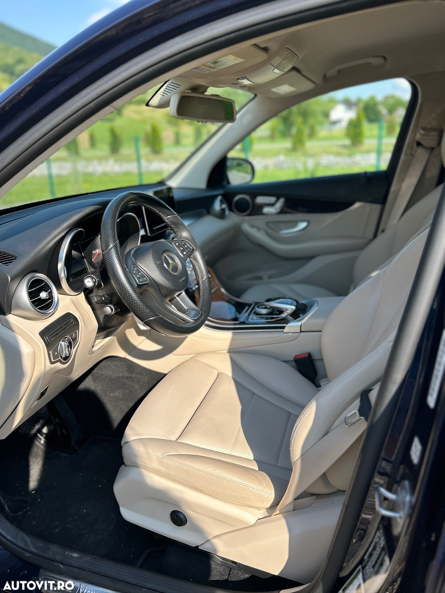 Mercedes-Benz GLC 300 4Matic 9G-TRONIC AMG Line - 13