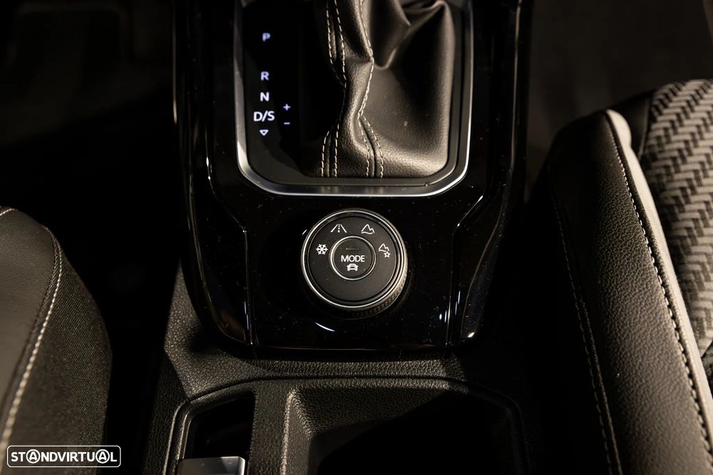 VW T-Roc 2.0 TSI OPF 4MOTION DSG - 44