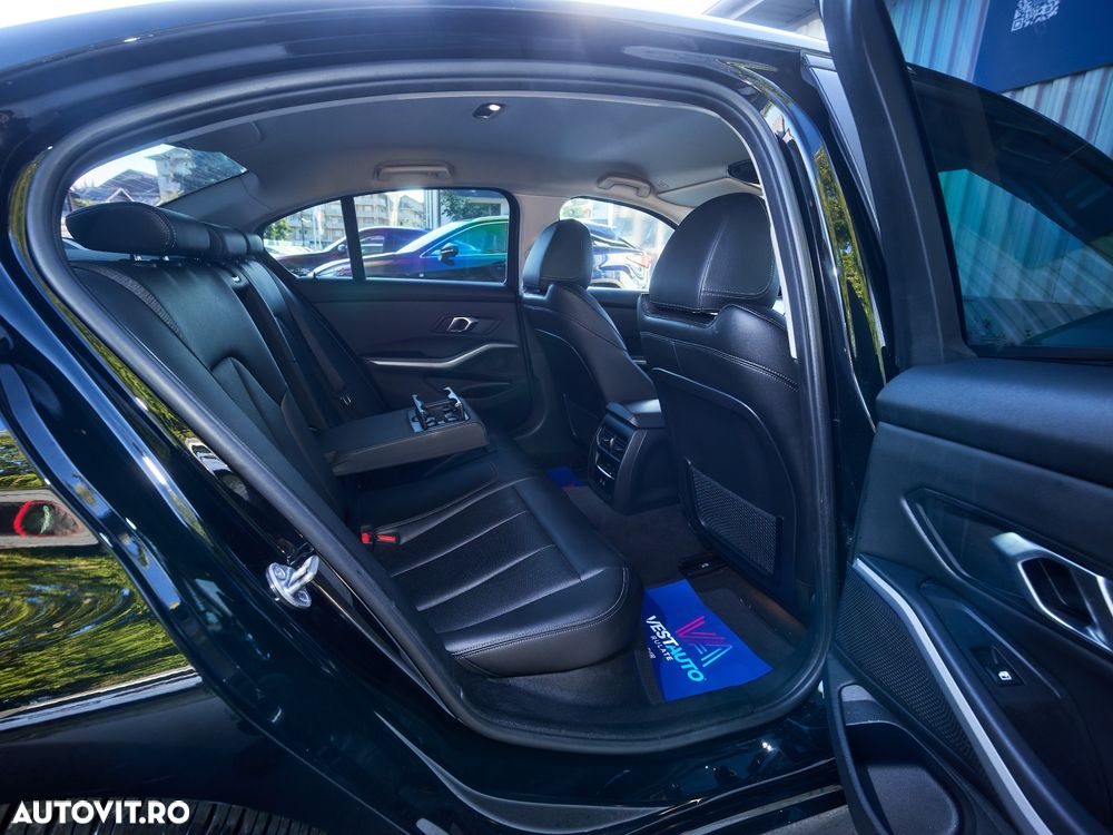BMW Seria 3 320i xDrive AT - 17