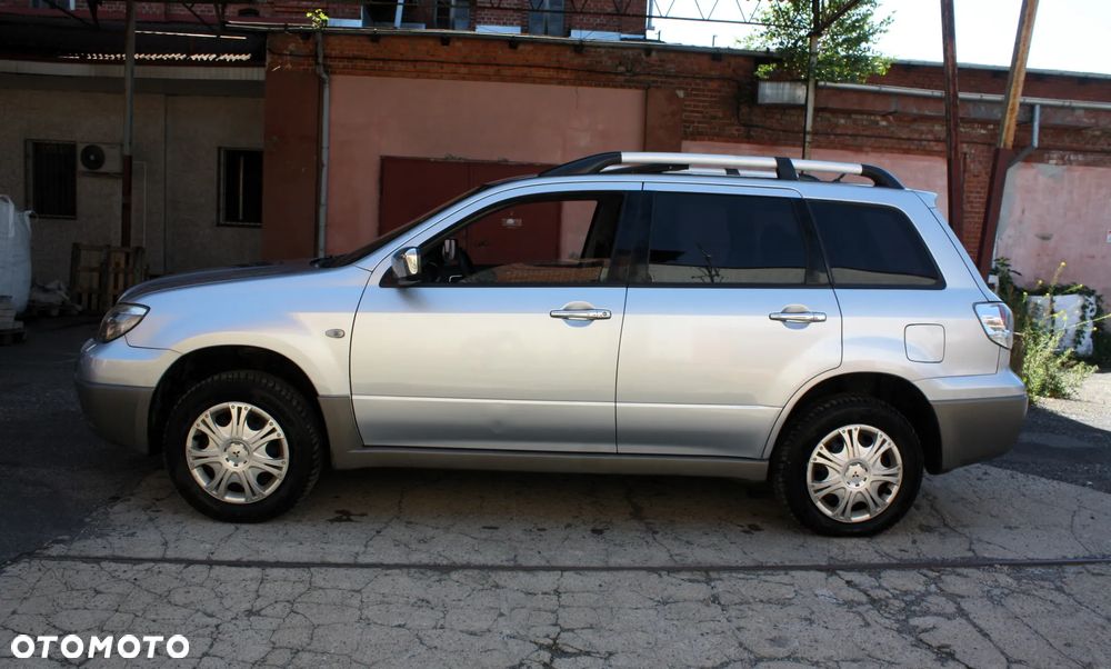 Mitsubishi Outlander 2.0 Sport 4WD - 5