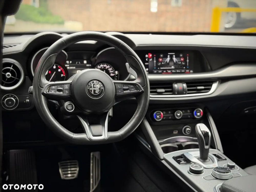 Alfa Romeo Inny - 12