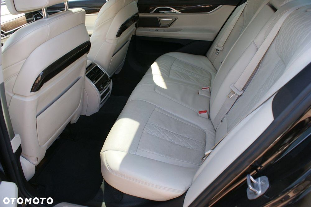 BMW Seria 7 - 19