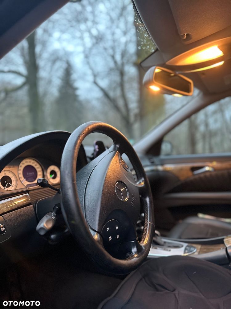 Mercedes-Benz Klasa E 320 CDI T Avantgarde - 23