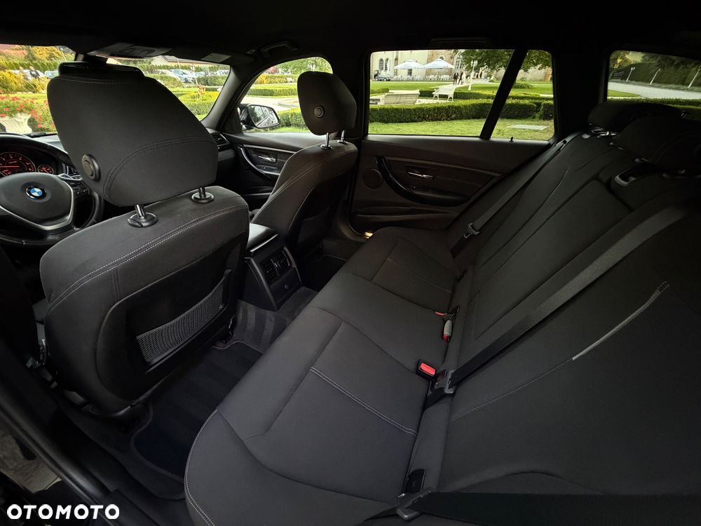 BMW Seria 3 330d xDrive Sport Line - 16