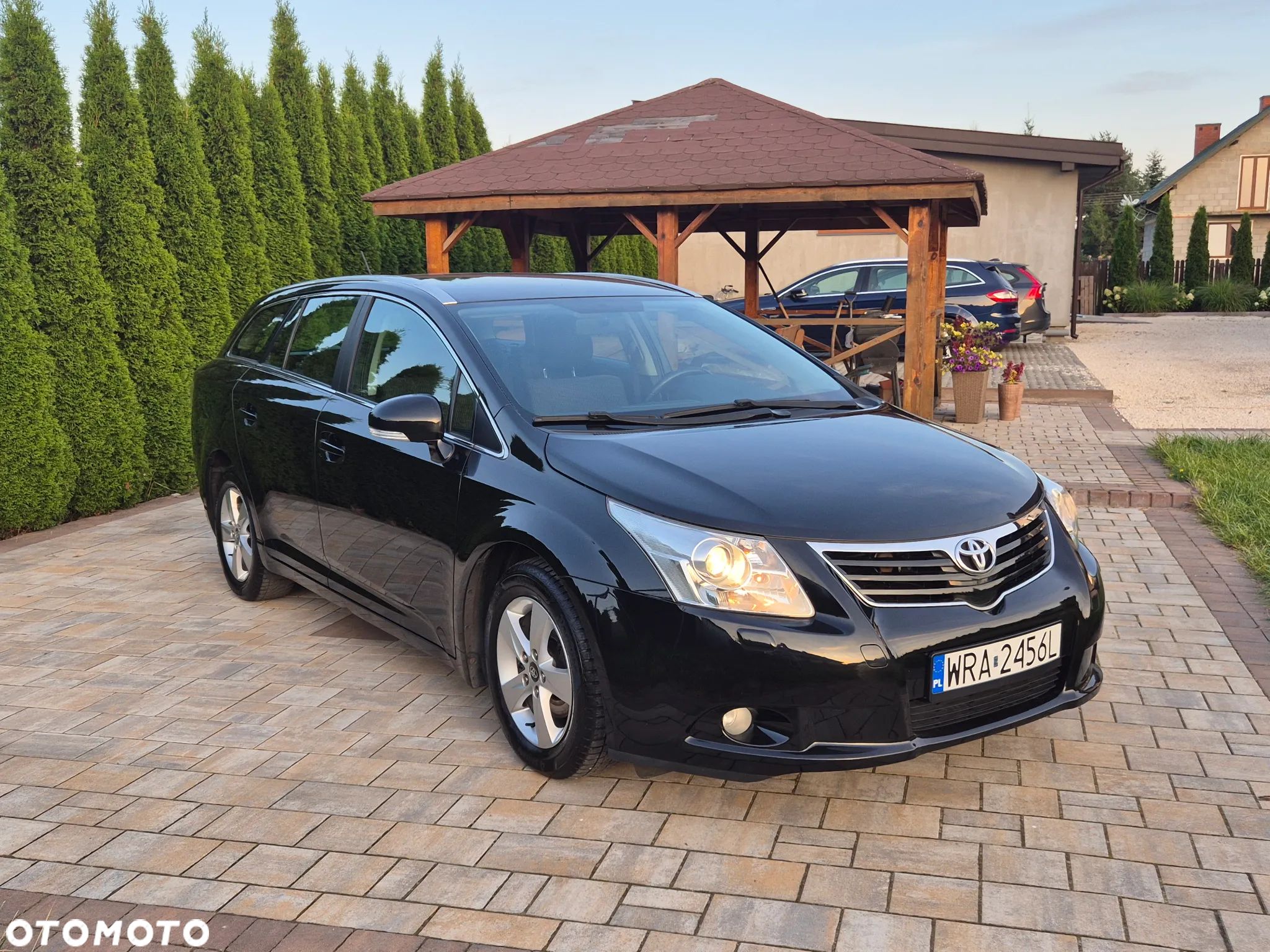 Toyota Avensis 1.8 Premium EU5 - 1