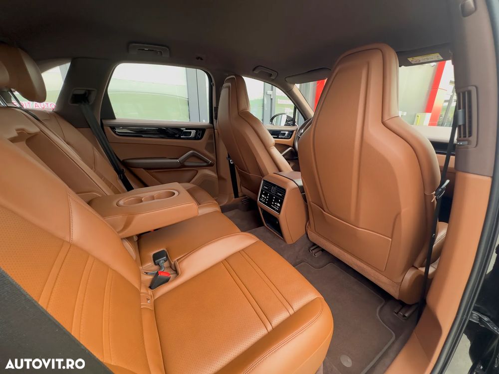 Porsche Cayenne S - 30
