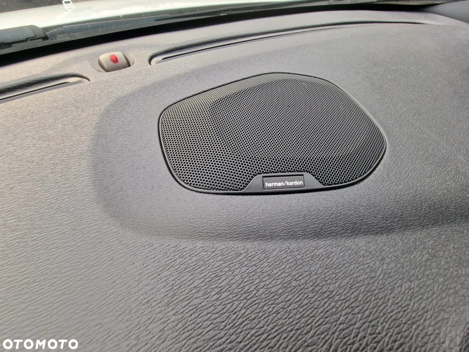 Volvo V40 D3 Geartronic RDesign - 27