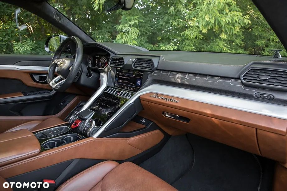 Lamborghini Urus - 21