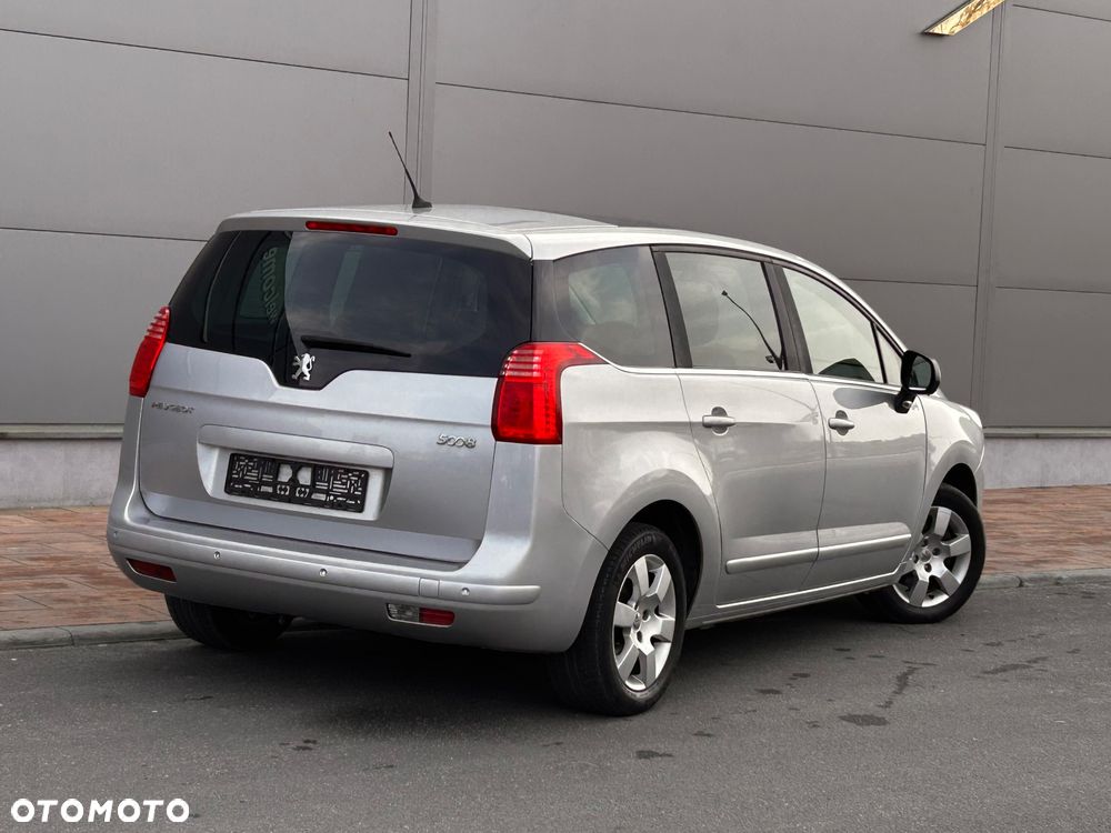 Peugeot 5008 HDI FAP 150 Family Plus - 6